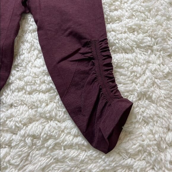 Lululemon In the Flow II Workout Cropped Pants - Picture 3 of 6